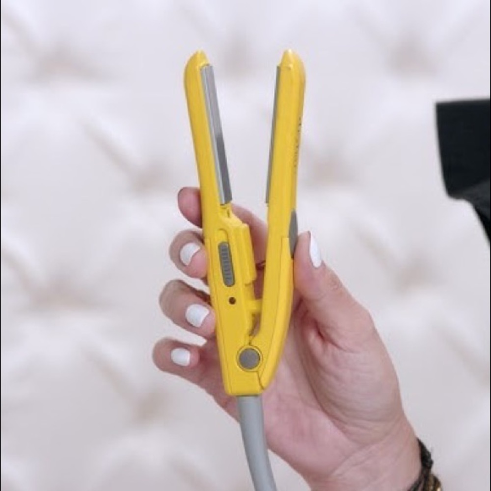 Drybar Tiny Tress Press Detailing Iron